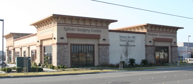 Picture of our office where you will have your Breast Augmentation Consultation with Dr. Tammy Wu.  Dr. Calvin Lee works here as well.